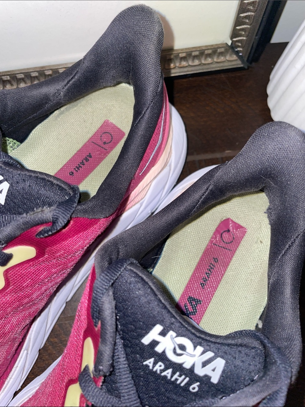 Hoka Arahi 6 Pink Athletic Running Shoes Sneakers Size 8B Festival Fuchsia - Picture 14 of 16